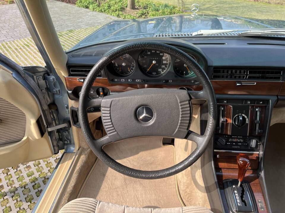 Immagine 17/35 di Mercedes-Benz 350 SE (1978)