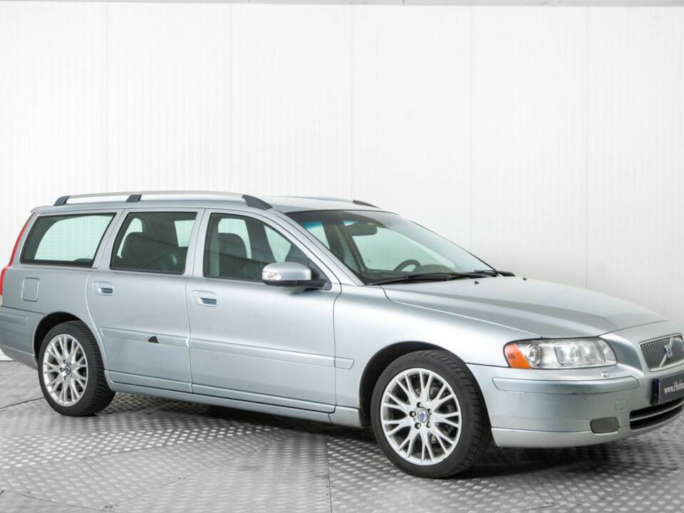 Image 5/36 of Volvo V70 D5 (2008)