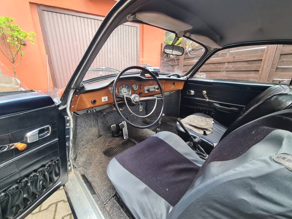 Image 13/27 of Volkswagen Karmann Ghia 1500 (1968)