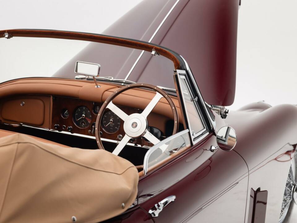 Immagine 30/41 di Jaguar XK 150 3.8 SE OTS (1960)