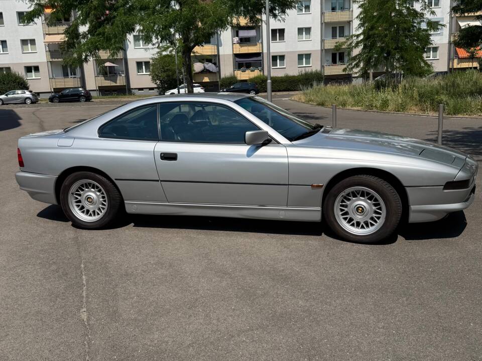 Image 5/11 of BMW 850i (1990)