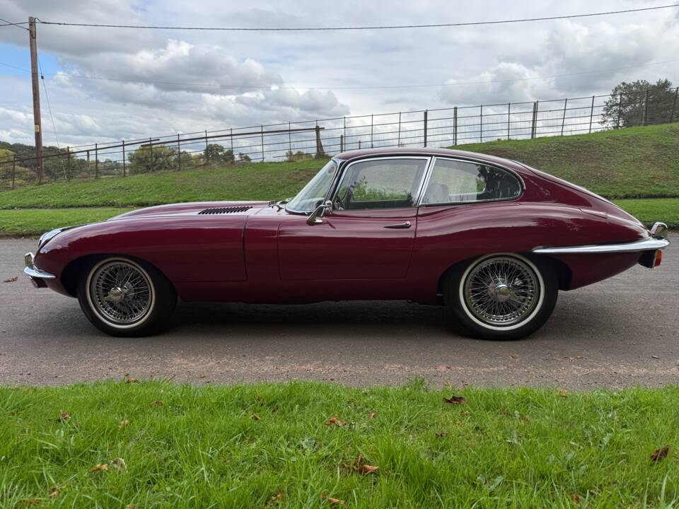 Immagine 6/29 di Jaguar E-Type (1970)