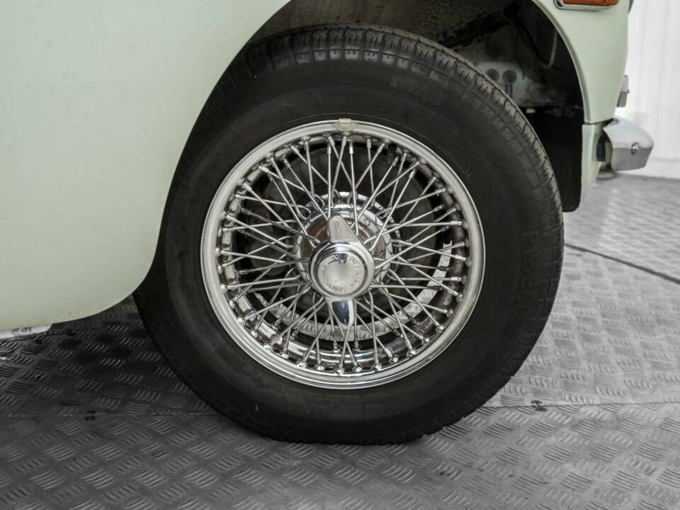 Bild 43/50 von MG MGB (1975)
