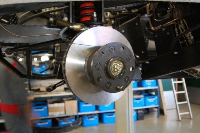 Image 19/50 of Aston Martin V8 (1980)