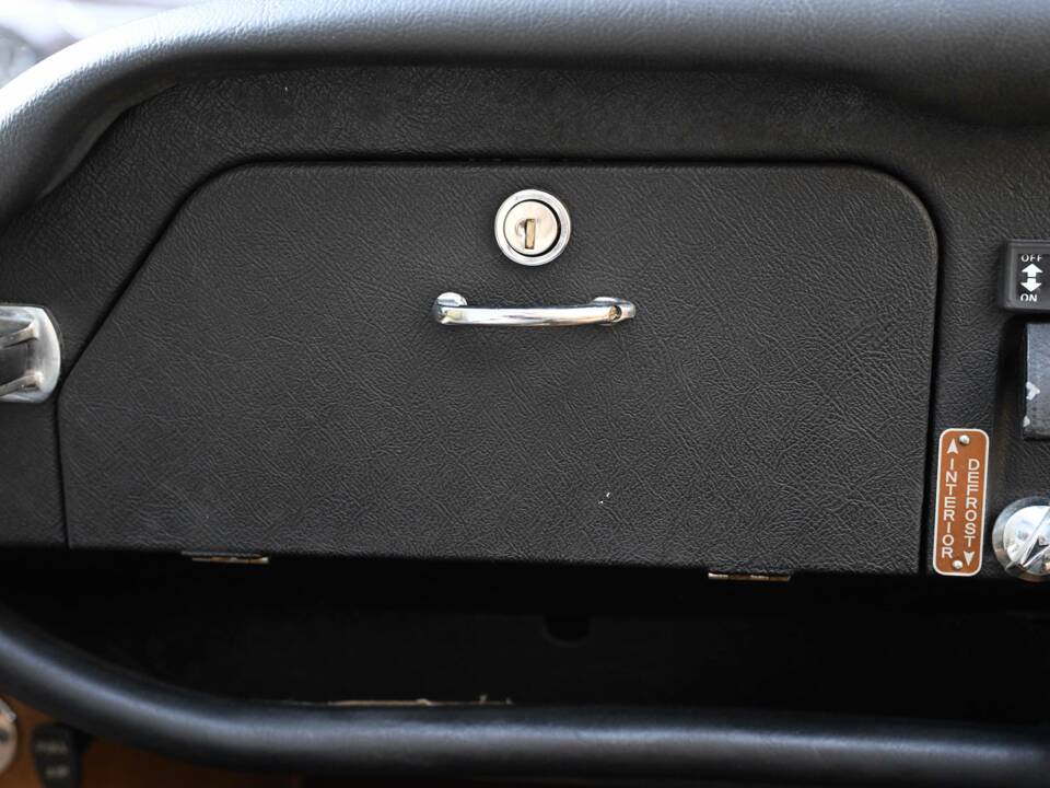 Image 42/50 de Jaguar Type E V12 (1974)