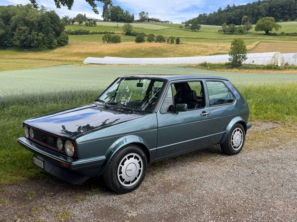 Afbeelding 1/18 van Volkswagen Golf Mk I GTI Pirelli 1.8 (1983)