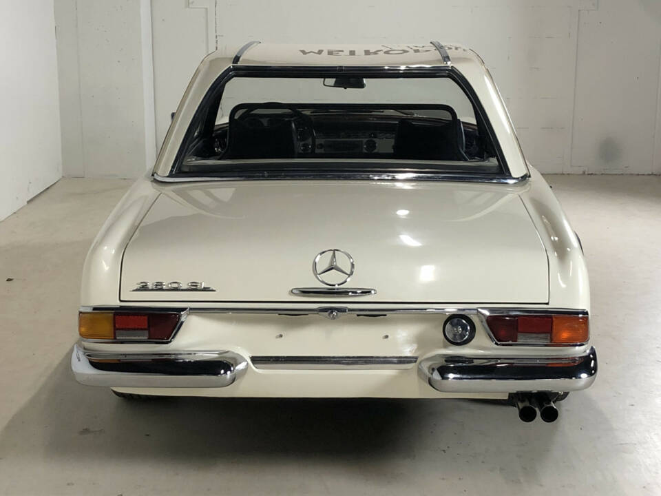 Image 12/25 of Mercedes-Benz 280 SL (1969)