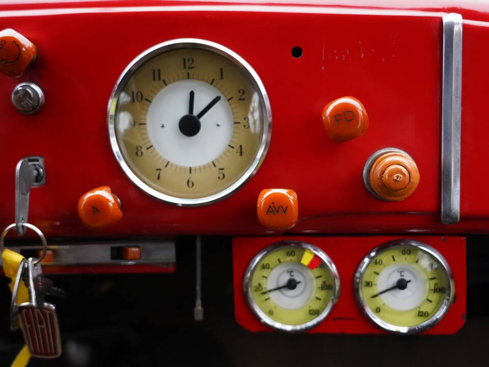 Image 13/15 of FIAT 1100 S (1948)