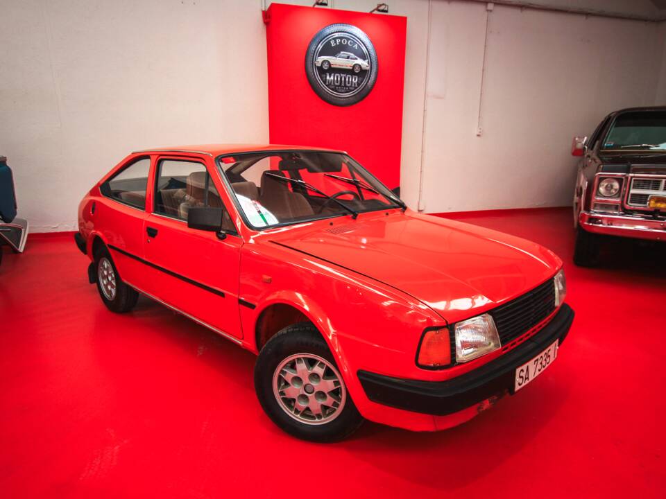 Image 1/12 of Skoda Rapid (1987)
