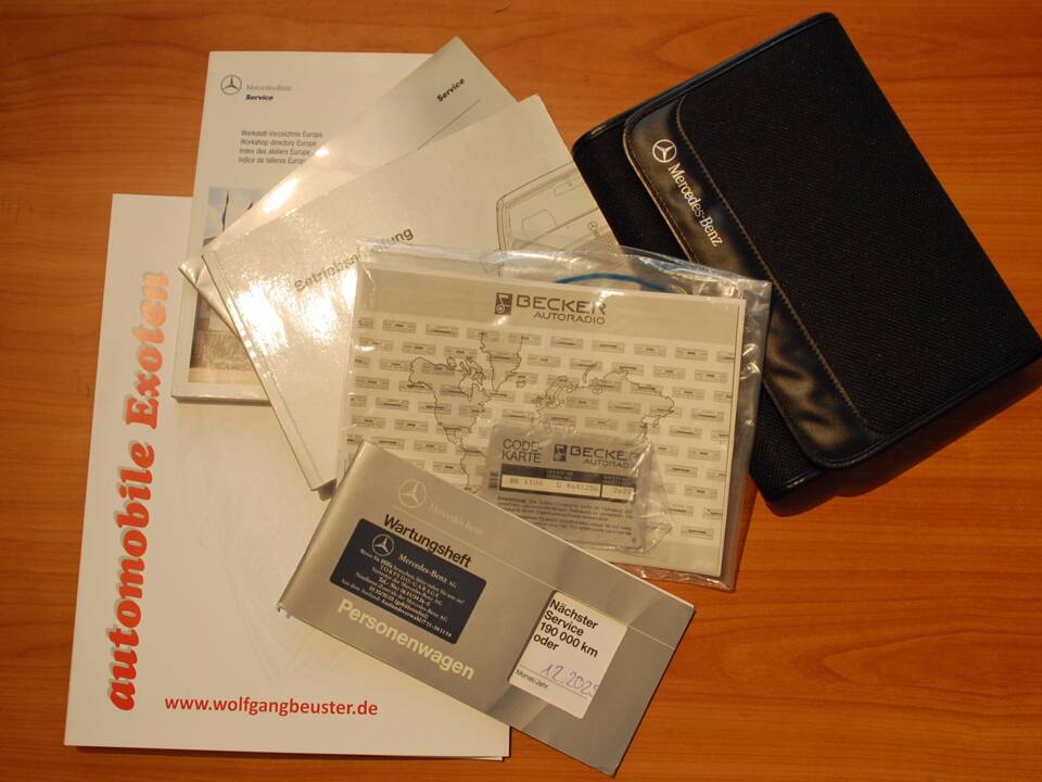 Image 21/34 of Mercedes-Benz 230 E (1992)