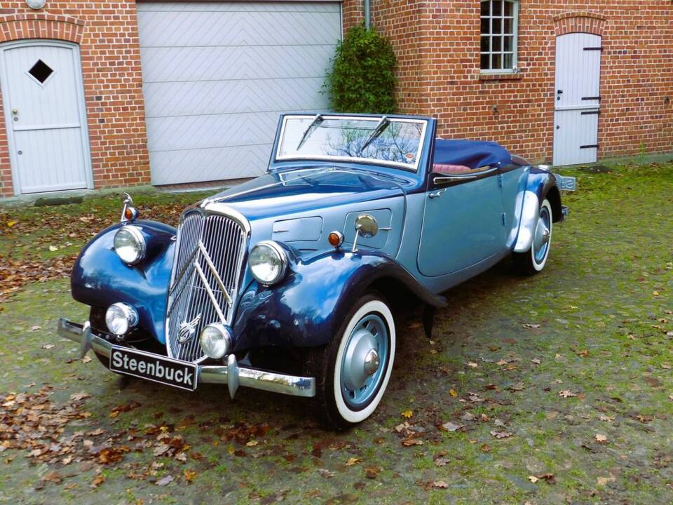 Citroën Traction Avant 11 BL Roadster blau 1939