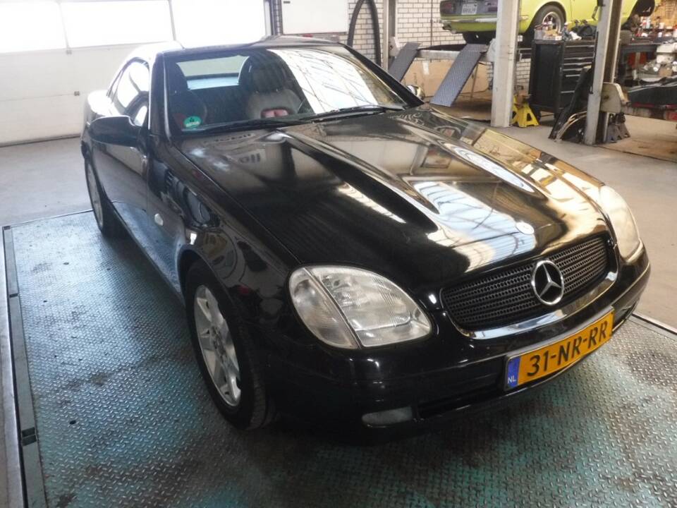 Image 34/42 de Mercedes-Benz SLK 200 (1999)