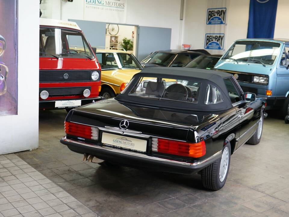 Image 12/22 de Mercedes-Benz 560 SL (1987)