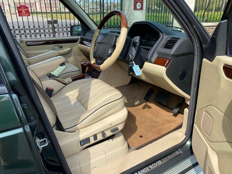 Image 3/50 de Land Rover Range Rover 4.6 Vogue (2001)