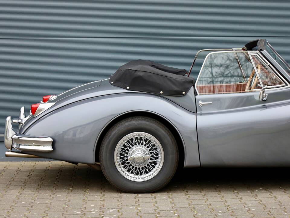 Afbeelding 14/23 van Jaguar XK 140 DHC (1956)