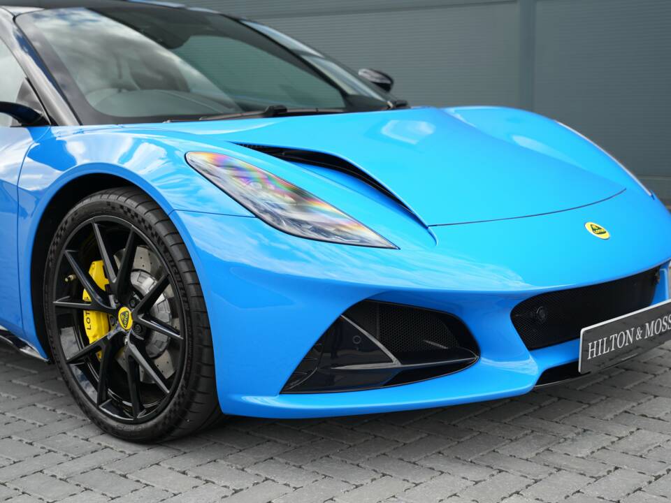 Image 25/50 of Lotus Emira "First Edition" (2022)