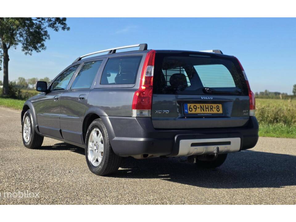 Bild 11/34 von Volvo XC70 2.5T AWD (2006)
