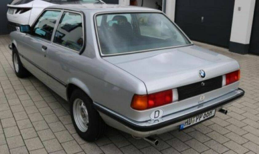 Immagine 24/43 di BMW 323i (1980)