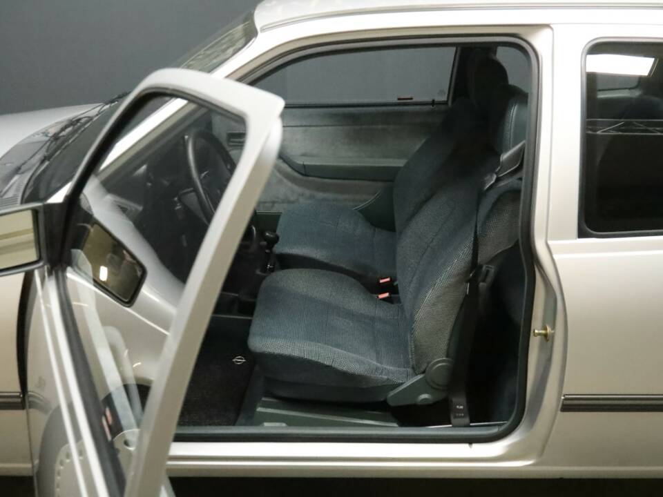 Afbeelding 20/50 van Opel Kadett 2,0i GSi (1988)
