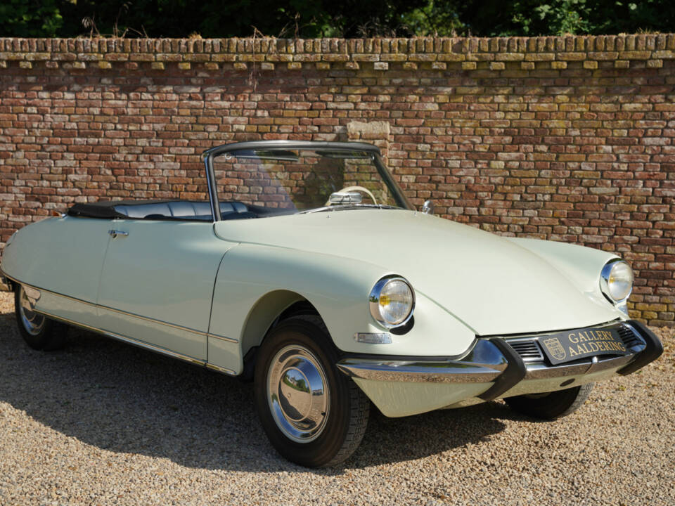 Imagen 28/50 de Citroën ID 19 Usine (1963)