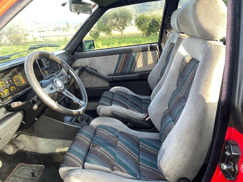 Image 8/12 de Lancia Delta 1.6 HF (1990)