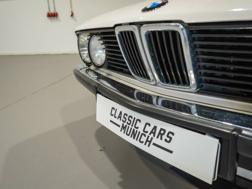 Afbeelding 31/52 van BMW 528i (1984)