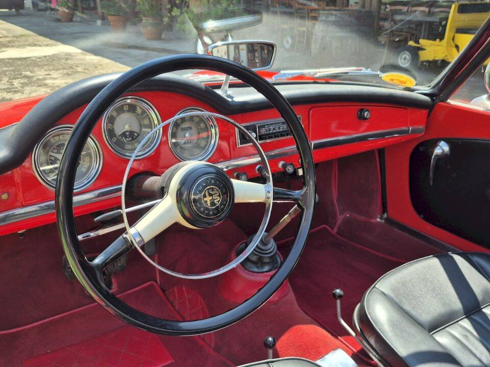 Image 27/71 of Alfa Romeo Giulietta Spider (1961)