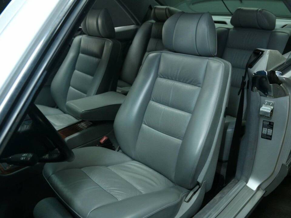 Afbeelding 13/50 van Mercedes-Benz 560 SEC (1991)