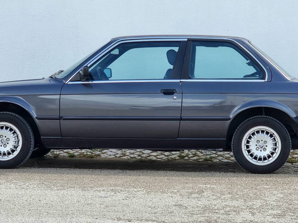 Image 57/100 of BMW 323i (1984)