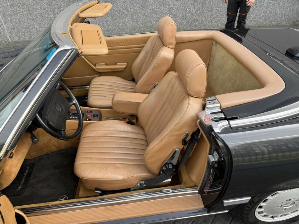 Image 22/50 de Mercedes-Benz 560 SL (1986)