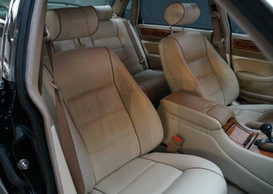 Image 42/47 of Jaguar XJ12 6.0 (1994)