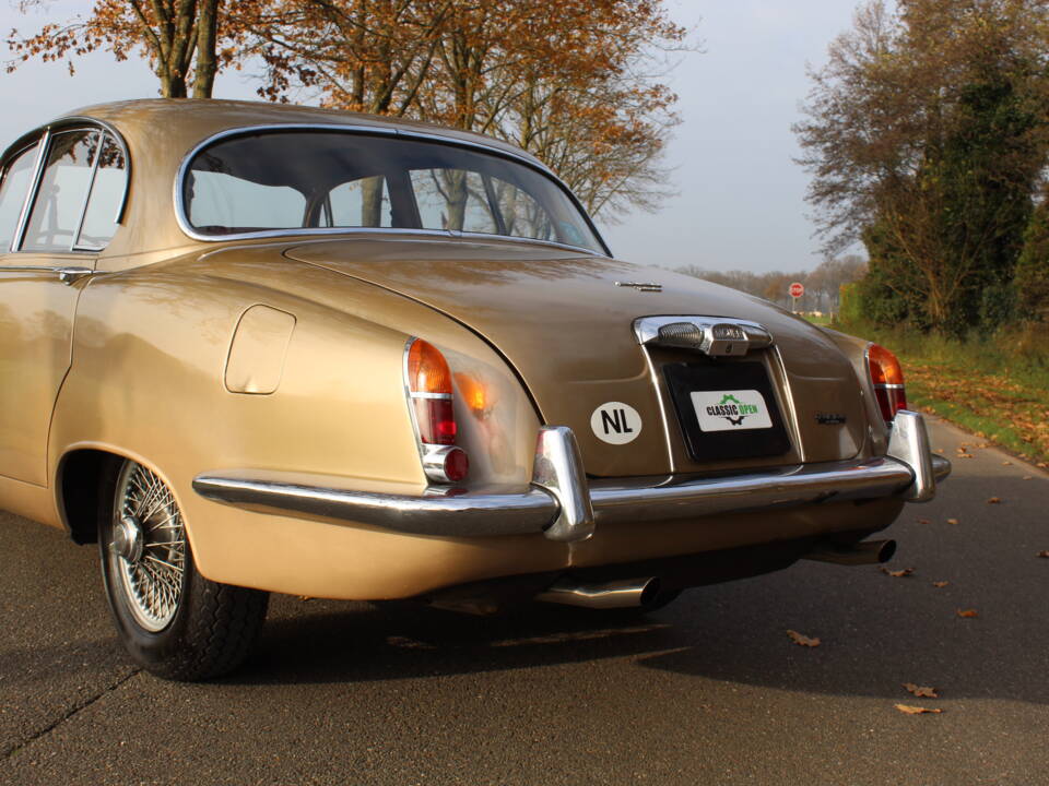 Immagine 8/19 di Jaguar S-Type 3.4 (1967)