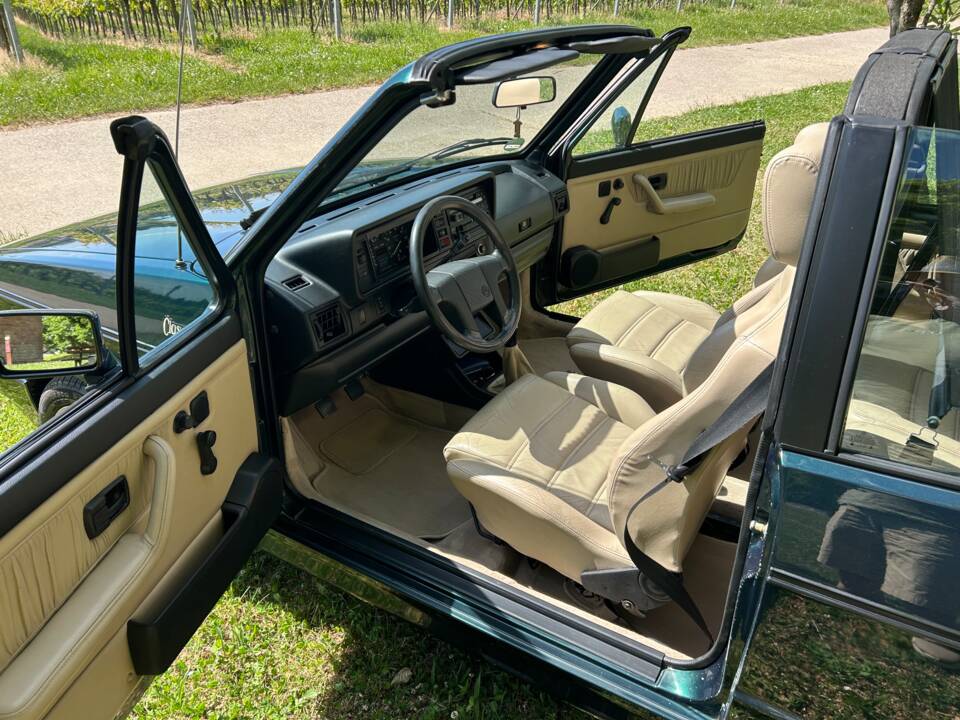 Image 8/22 de Volkswagen Golf I Cabrio 1.8 (1992)
