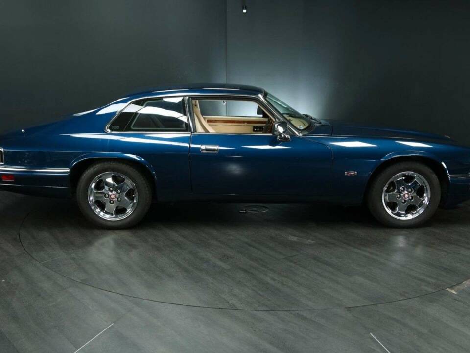 Image 6/49 de Jaguar XJS 4.0 (1995)