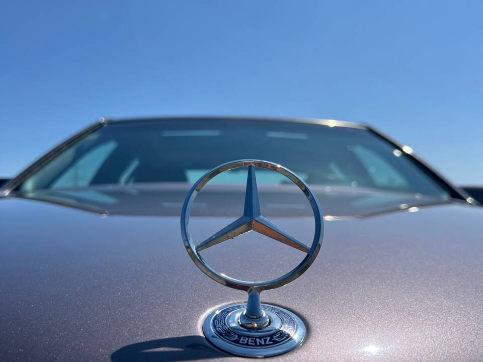 Immagine 21/32 di Mercedes-Benz 400 SE (1993)