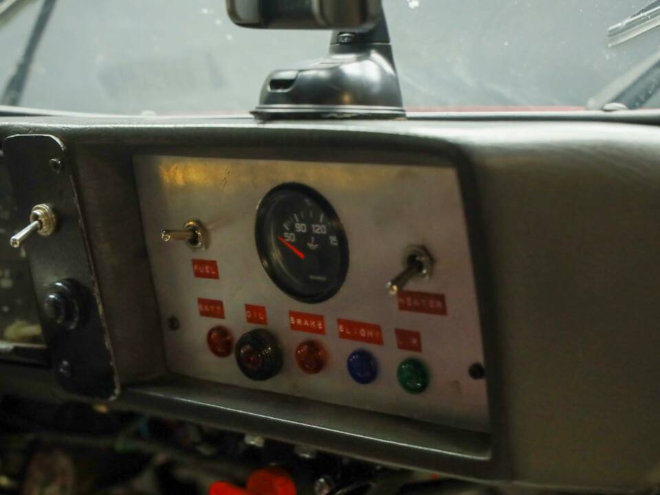 Image 9/50 de Alfa Romeo 75 3.0 V6 QV (1990)