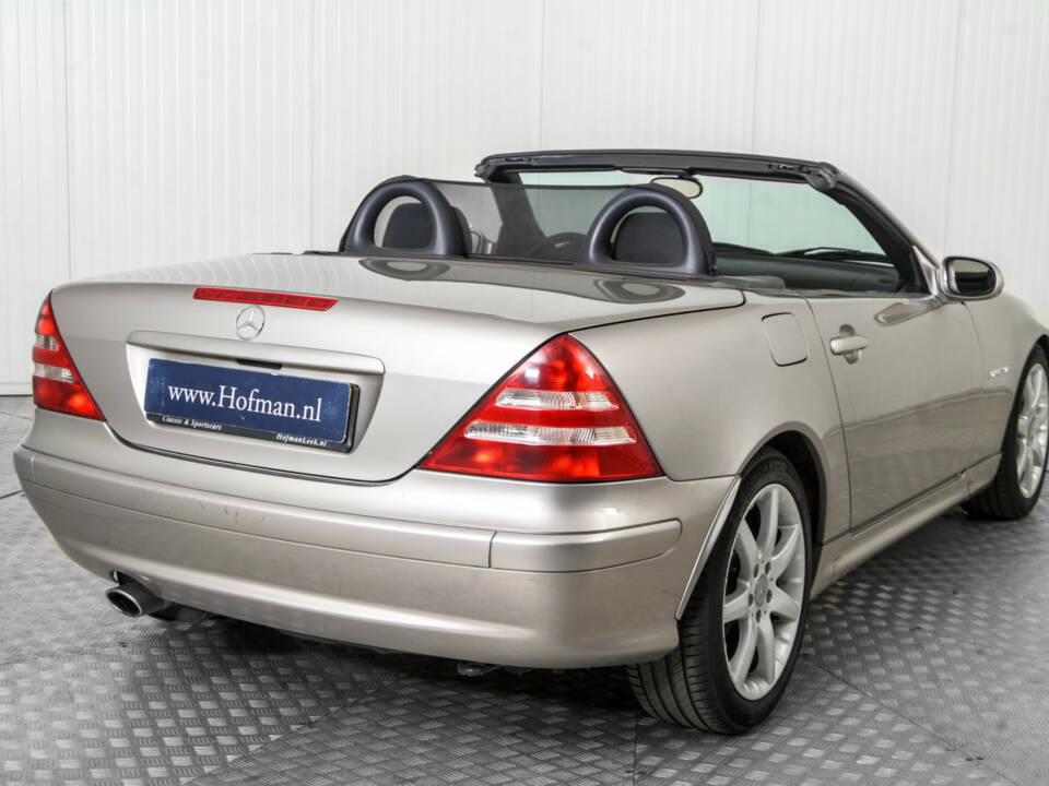 Image 26/50 of Mercedes-Benz SLK 200 Kompressor (2002)
