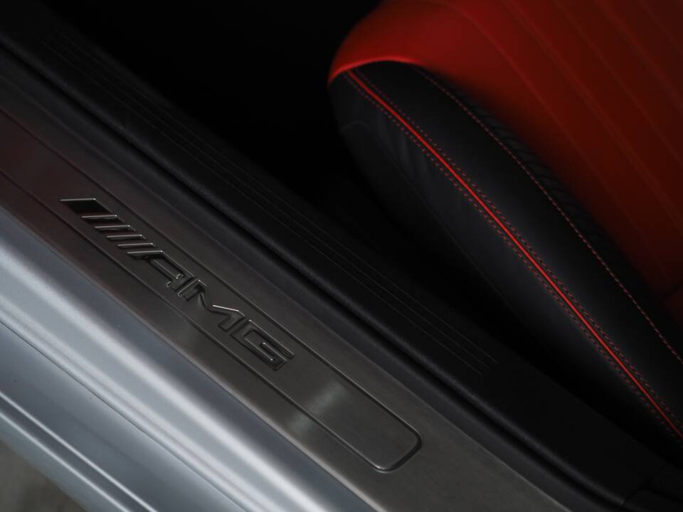 Image 39/49 of Mercedes-AMG GT-S (2015)