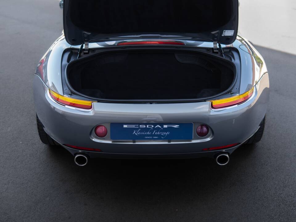 Image 30/32 of BMW Z8 (2001)
