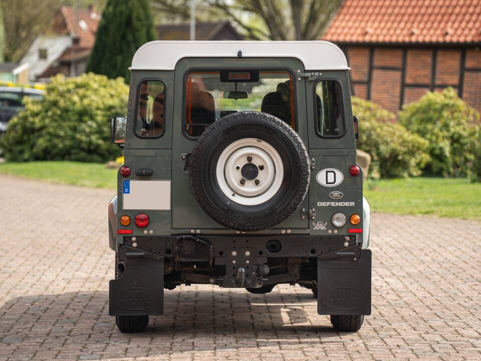 Image 18/42 of Land Rover Defender 90 (2015)