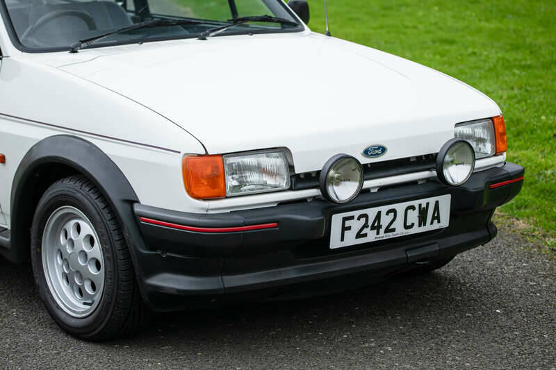 Bild 8/29 von Ford Fiesta XR2 (1988)