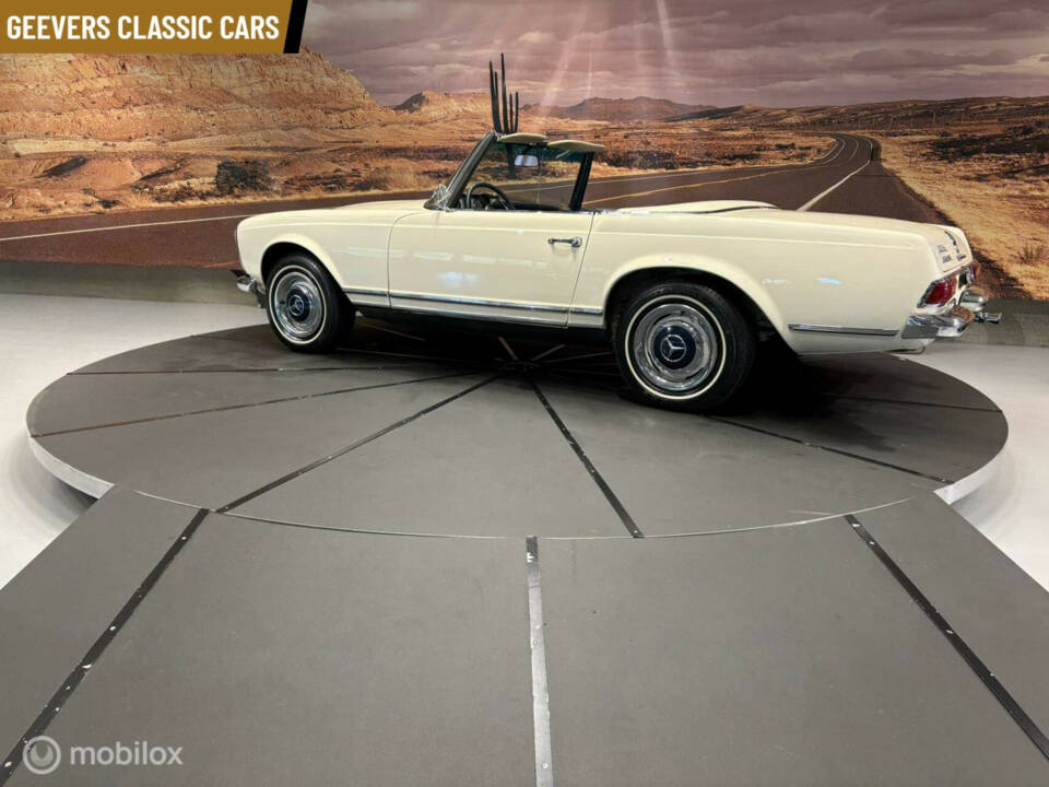 Immagine 8/50 di Mercedes-Benz 230 SL (1965)