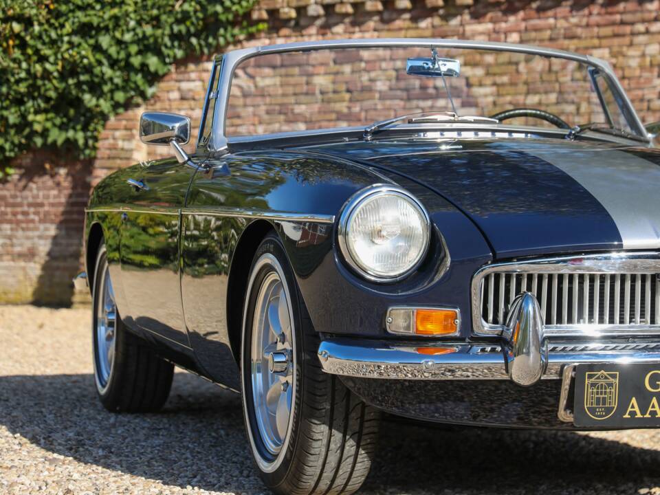 Image 25/50 de MG MGB (1966)