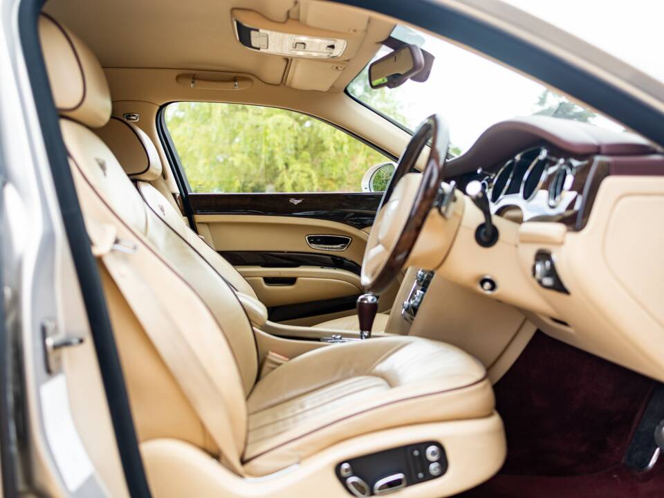 Bild 17/50 von Bentley Mulsanne (2011)