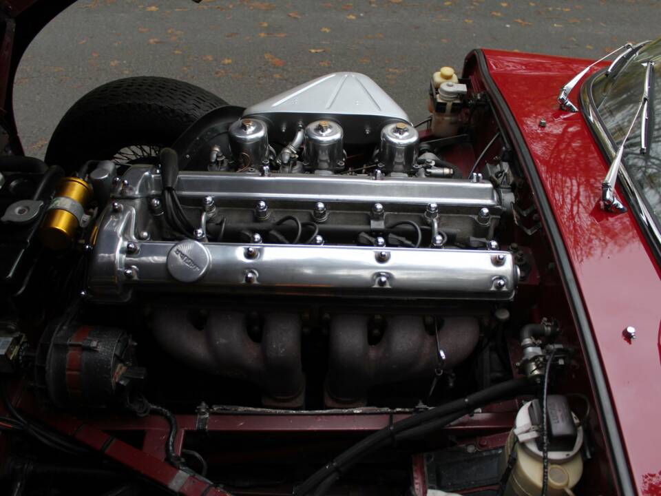 Afbeelding 15/18 van Jaguar E-Type (1967)