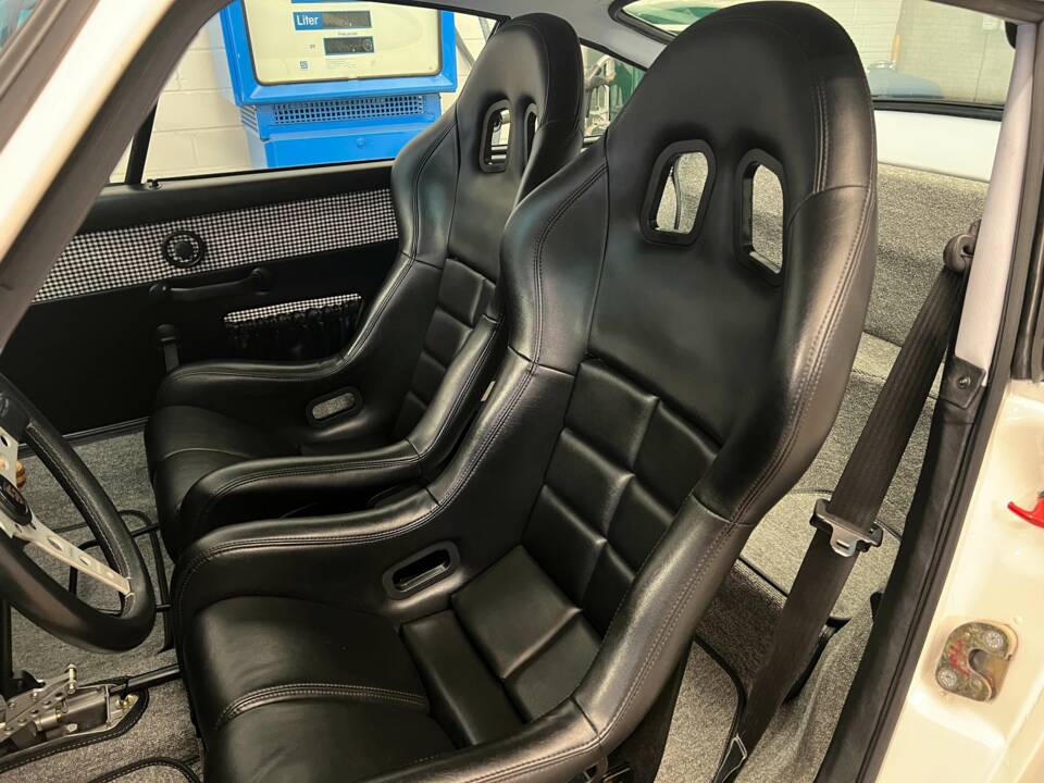 Image 6/15 of Porsche 911 Carrera 3.2 (1988)