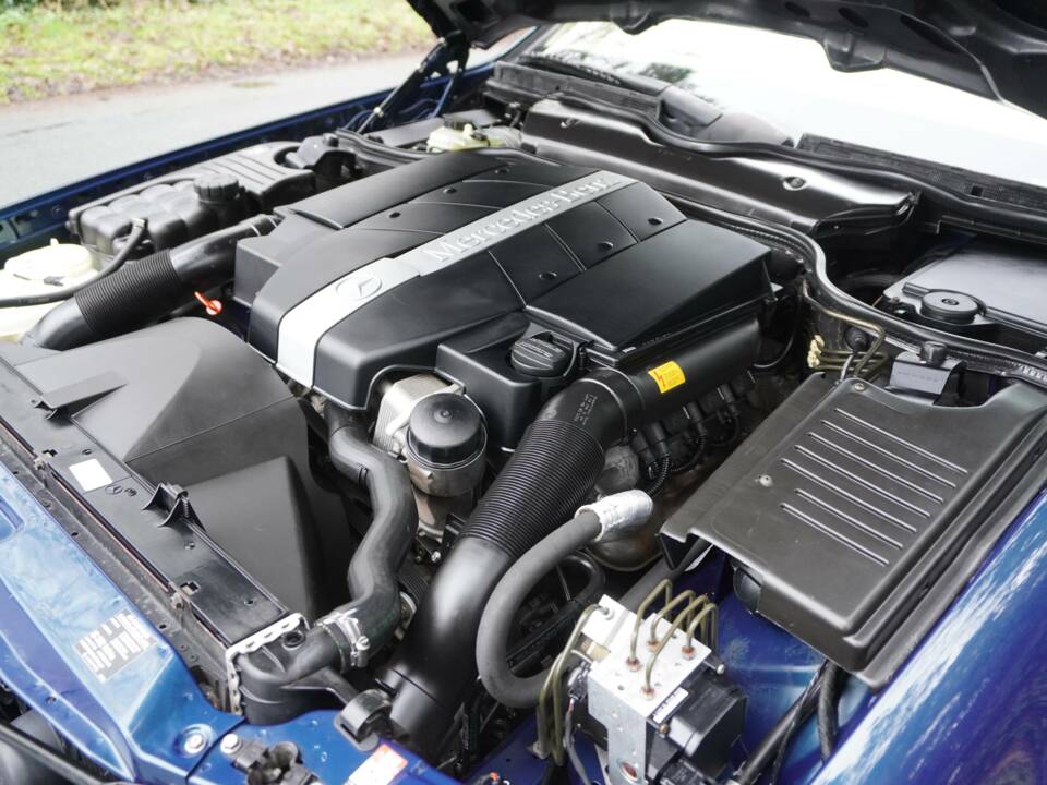 Image 18/26 of Mercedes-Benz SL 280 (1999)