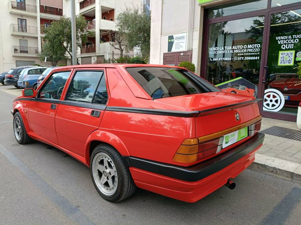 Image 2/42 of Alfa Romeo 75 1.8 (1991)