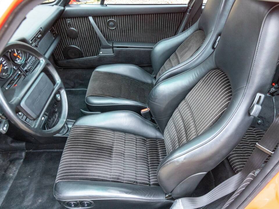 Bild 27/50 von Porsche 911 Carrera 3.2 (1988)