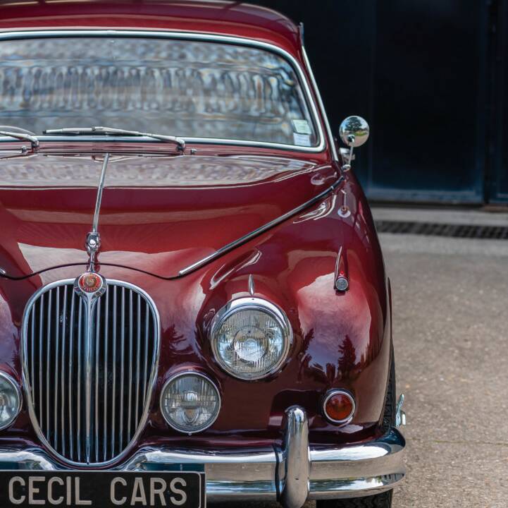 Image 22/49 of Jaguar Mk II 3.4 (1967)